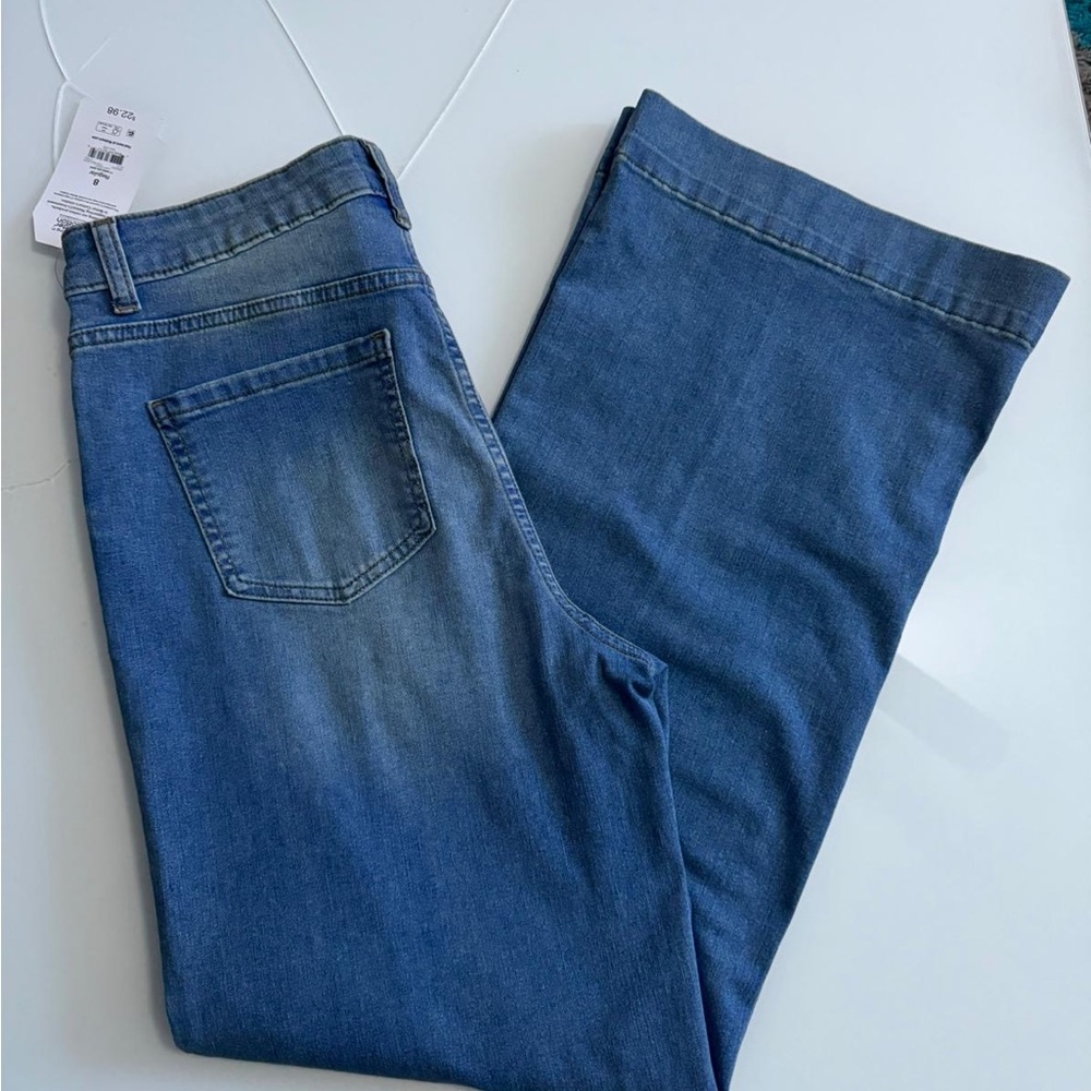 TIME AND TRU WOMEN’S JEAN, SIZE 8